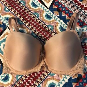 Never been worn Victoria’s Secret bra!
